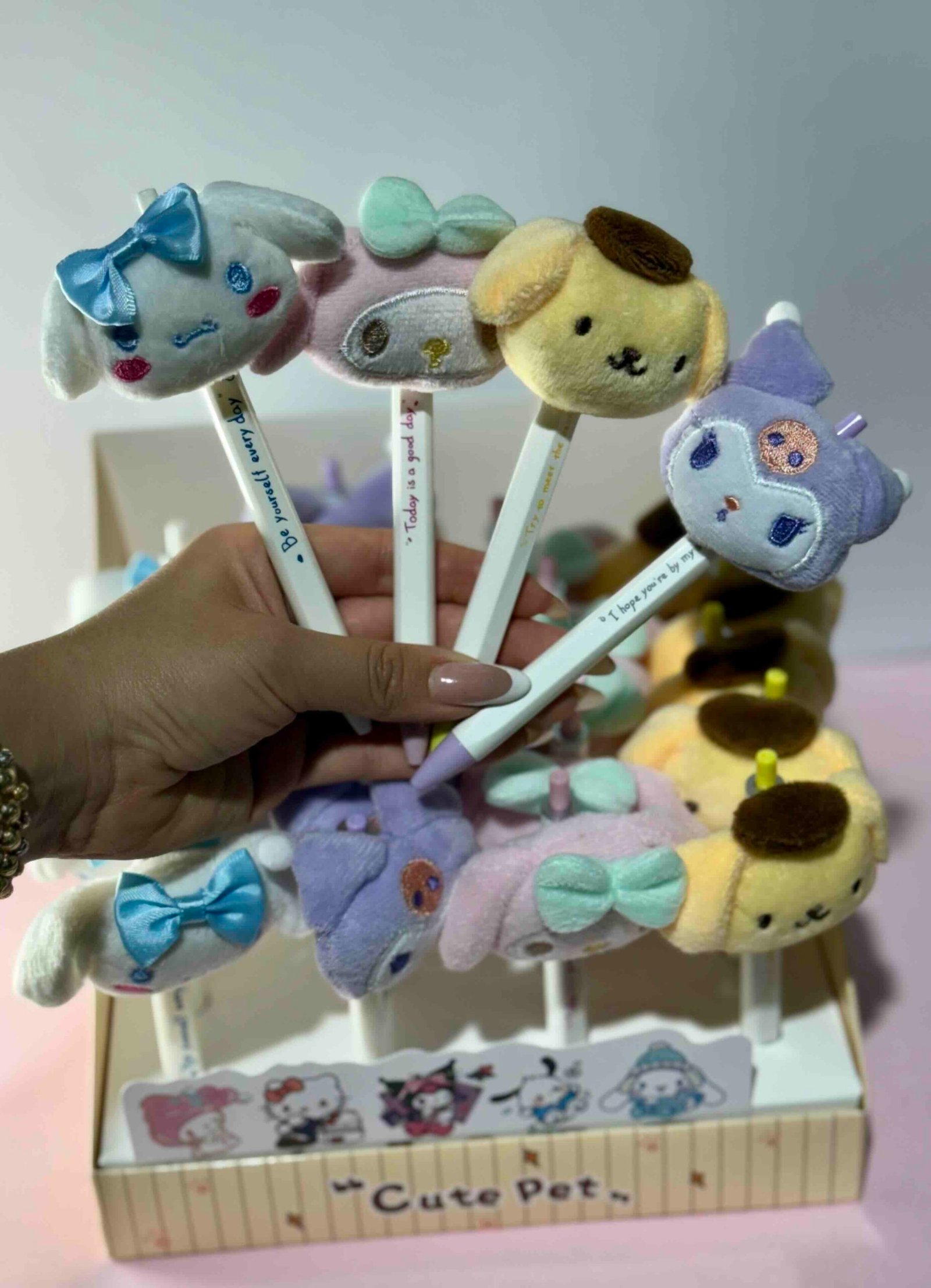 BOLIGRAFO RETRACTIL PELUCHE SANRIO TINTA NEGRA